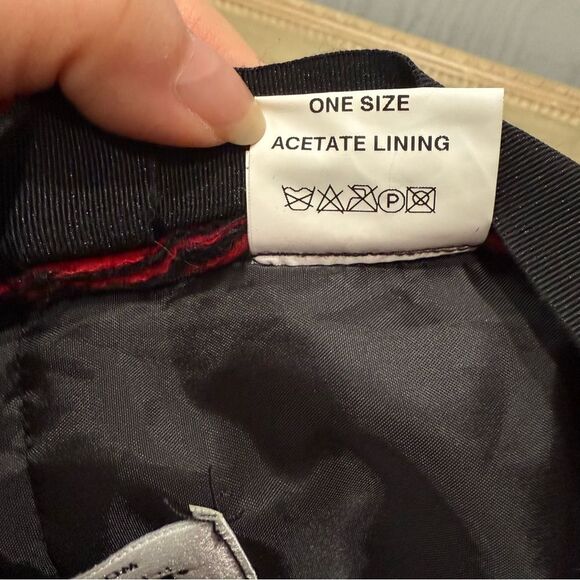 Peter James Wool Cashmere Blend Cloche Hat Black Red Trim - Picture 13 of 14